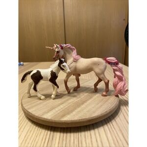 Schleich Bayala Decorated Unicorn Mare 2017 & Tinker Foal 13295 Lot 2